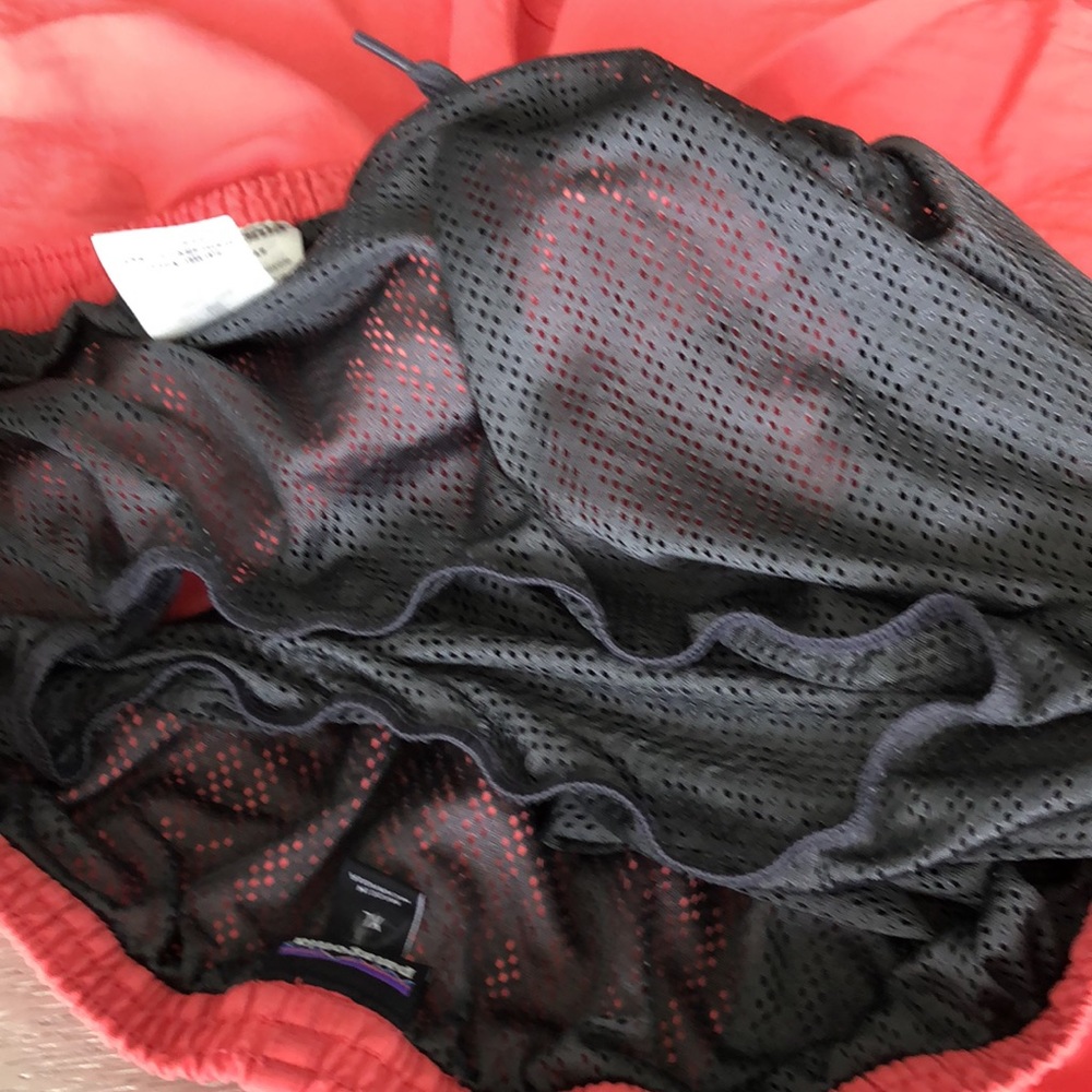 New Patagonia 4”1/2 coral swim shorts - Picture 9 of 11